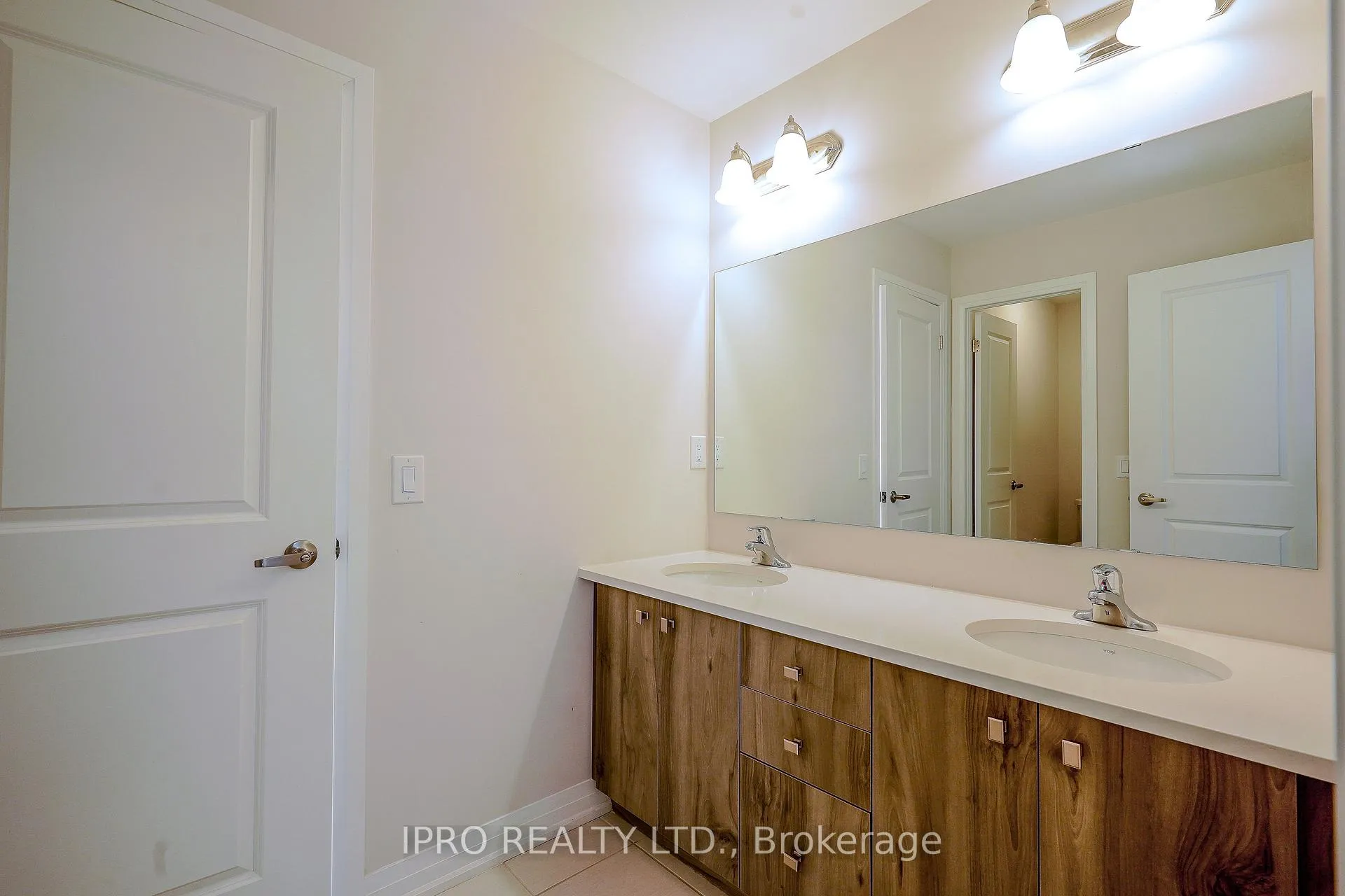 Photo 26 of 63 Fairey Crescent, Hamilton, Mount Hope — HOMEH