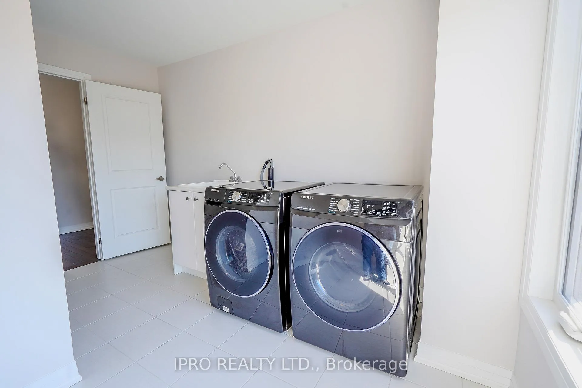 Photo 33 of 63 Fairey Crescent, Hamilton, Mount Hope — HOMEH