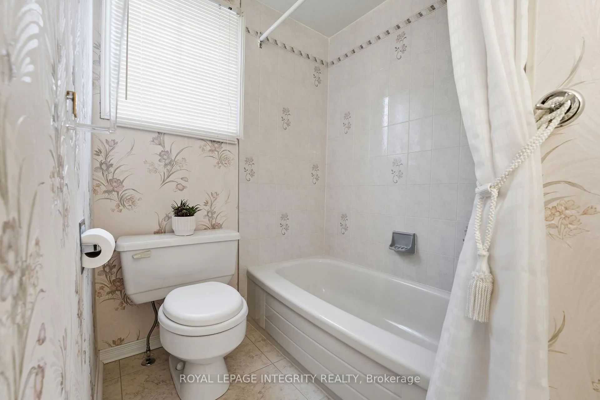 Photo 37 of 11 Rosethorn Way, Ottawa, Kanata - Bridlewood — HOMEH