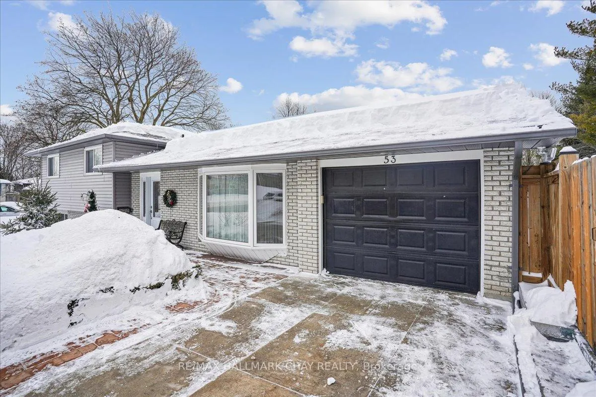 Photo 2 of 53 Roslyn Road, Barrie, Wellington — HOMEH
