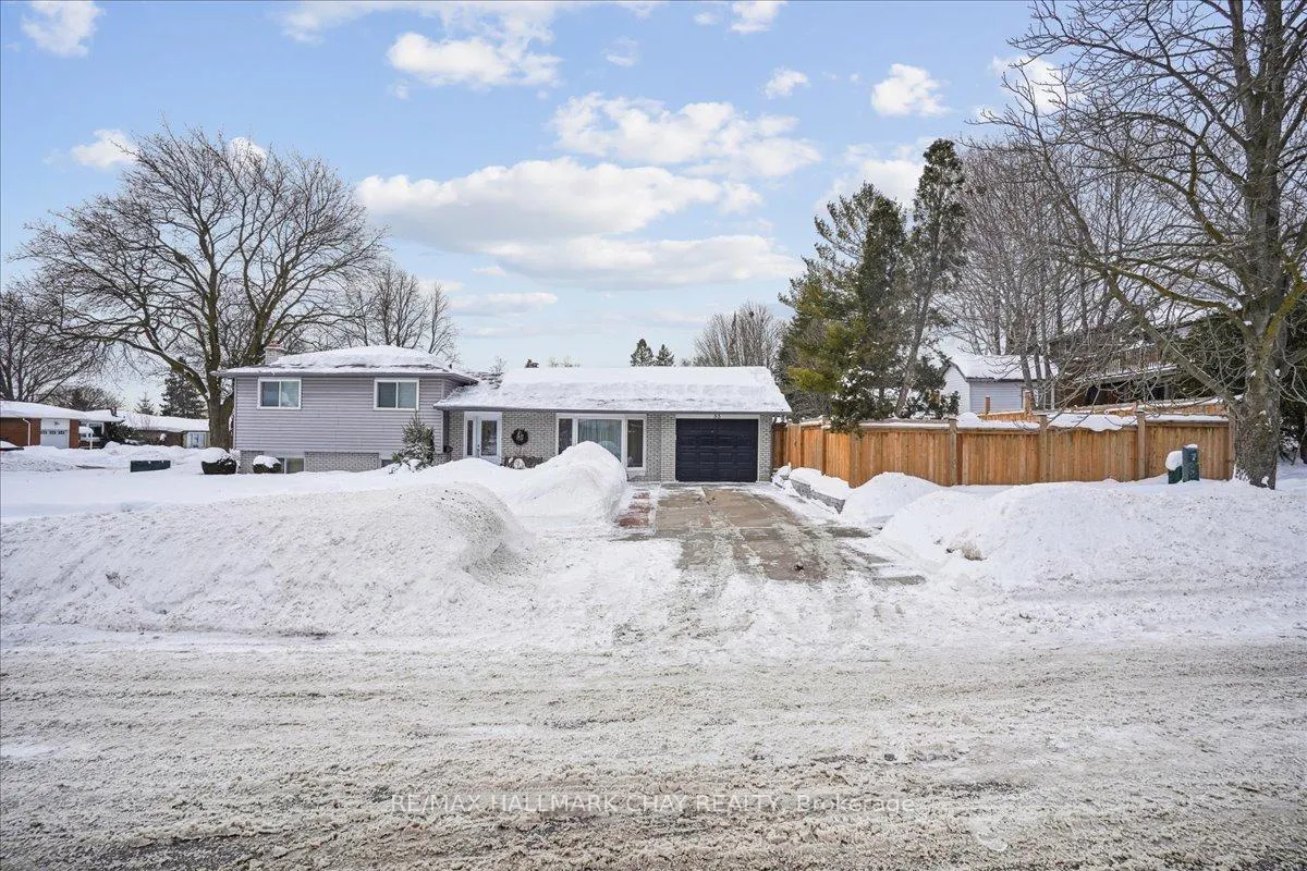 Photo 3 of 53 Roslyn Road, Barrie, Wellington — HOMEH