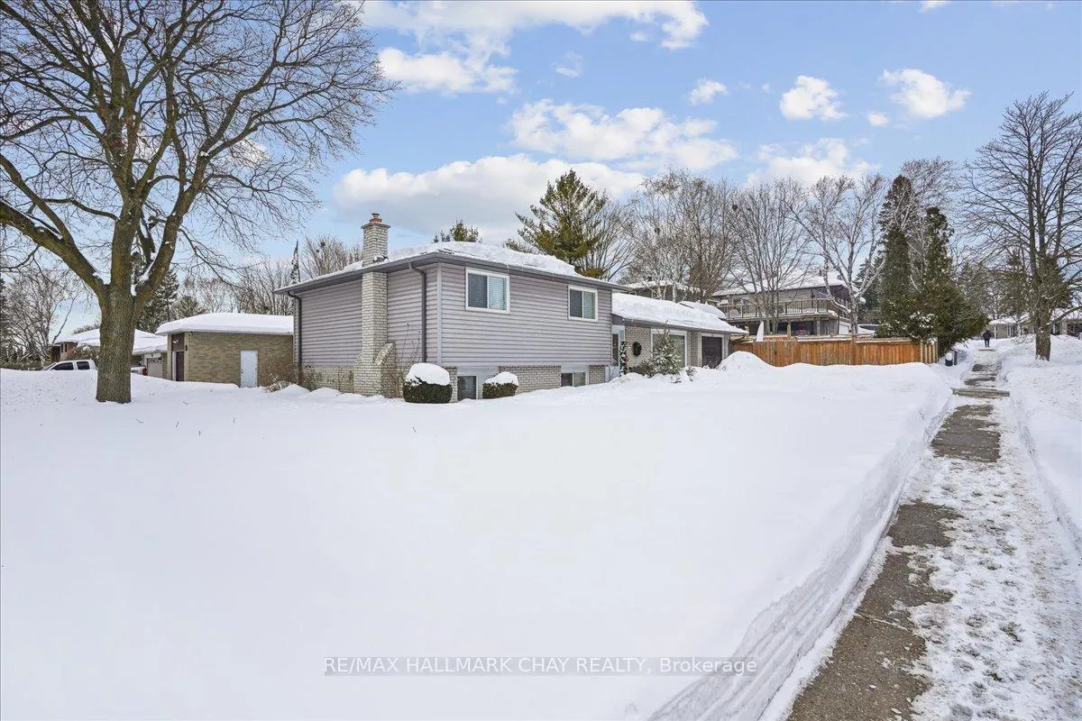 Photo 4 of 53 Roslyn Road, Barrie, Wellington — HOMEH