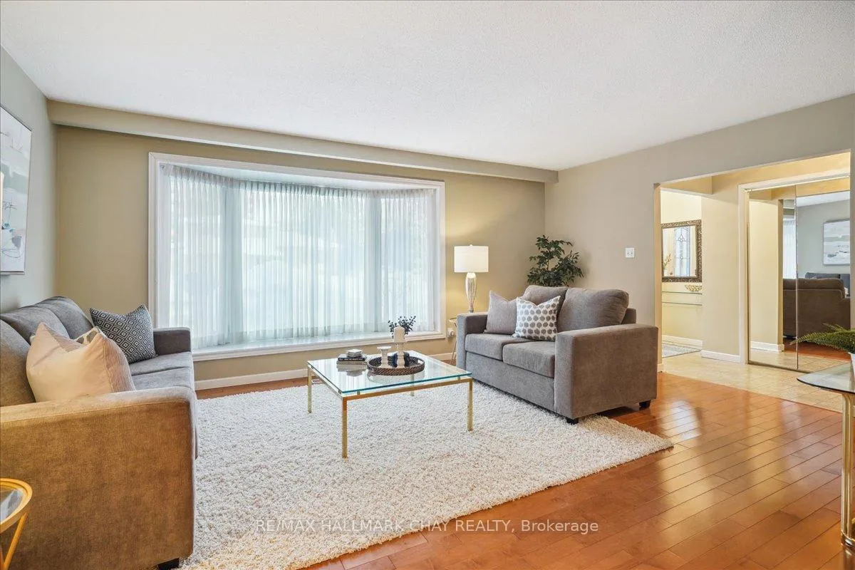 Photo 8 of 53 Roslyn Road, Barrie, Wellington — HOMEH