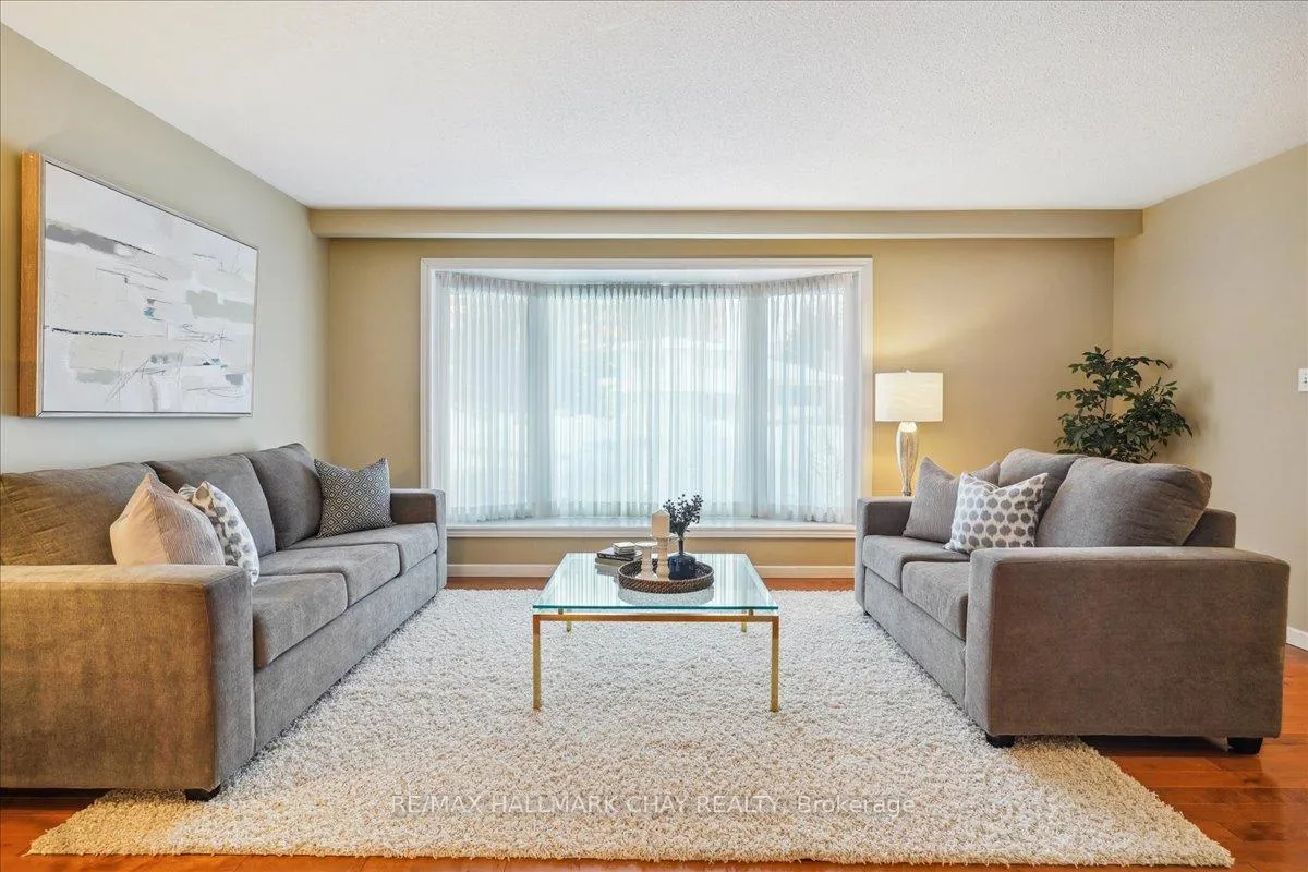 Photo 9 of 53 Roslyn Road, Barrie, Wellington — HOMEH