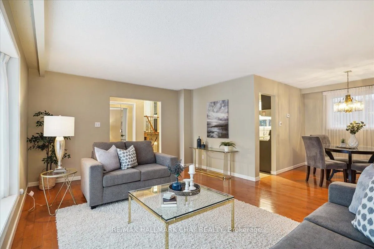Photo 11 of 53 Roslyn Road, Barrie, Wellington — HOMEH
