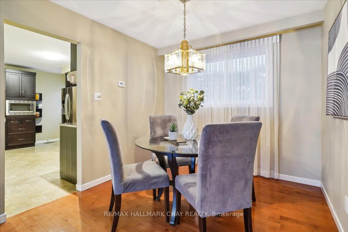 Photo 13 of 53 Roslyn Road, Barrie, Wellington — HOMEH