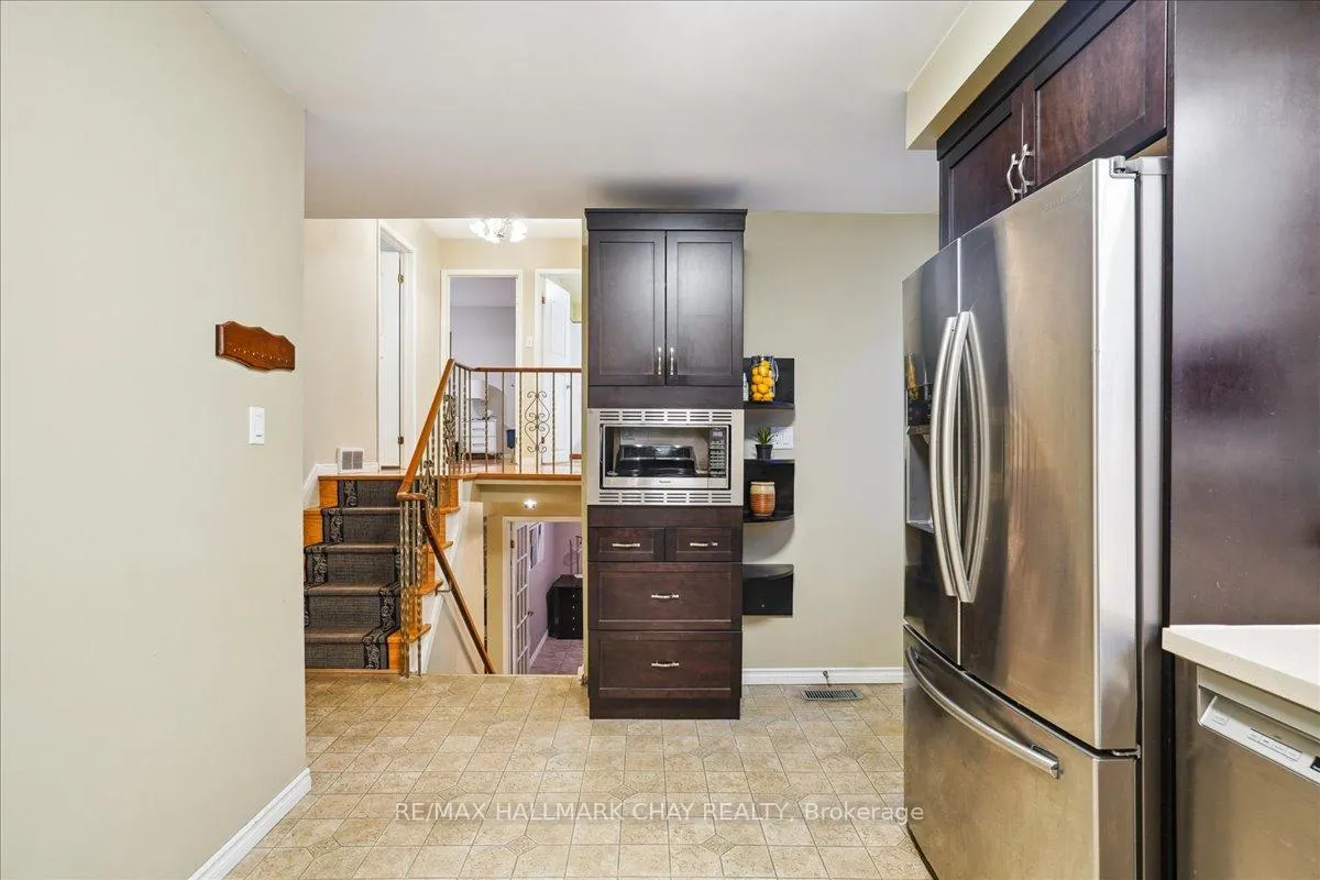Photo 19 of 53 Roslyn Road, Barrie, Wellington — HOMEH