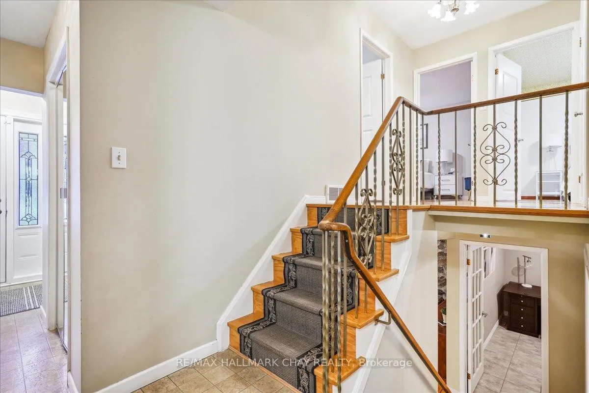 Photo 20 of 53 Roslyn Road, Barrie, Wellington — HOMEH
