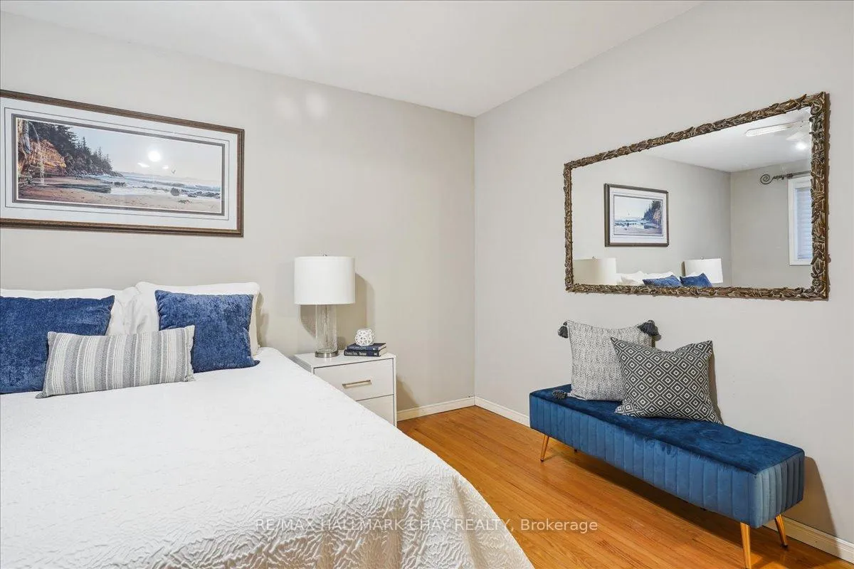 Photo 23 of 53 Roslyn Road, Barrie, Wellington — HOMEH