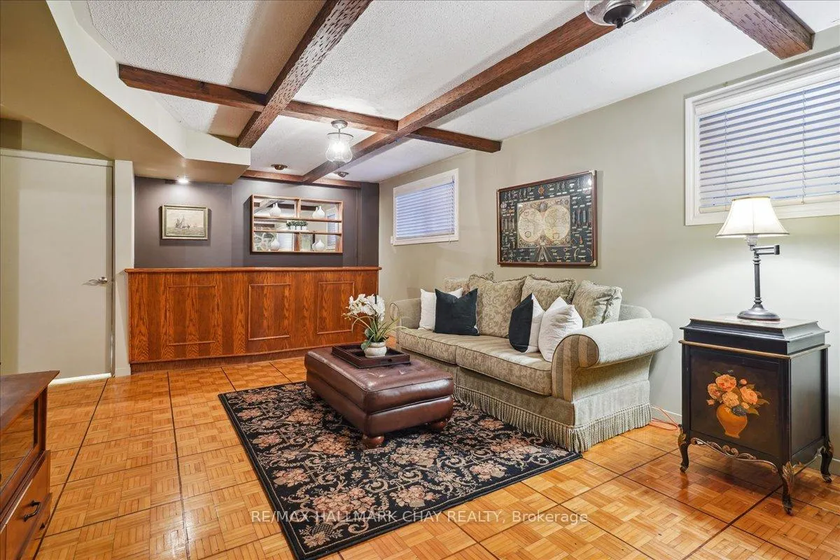 Photo 33 of 53 Roslyn Road, Barrie, Wellington — HOMEH
