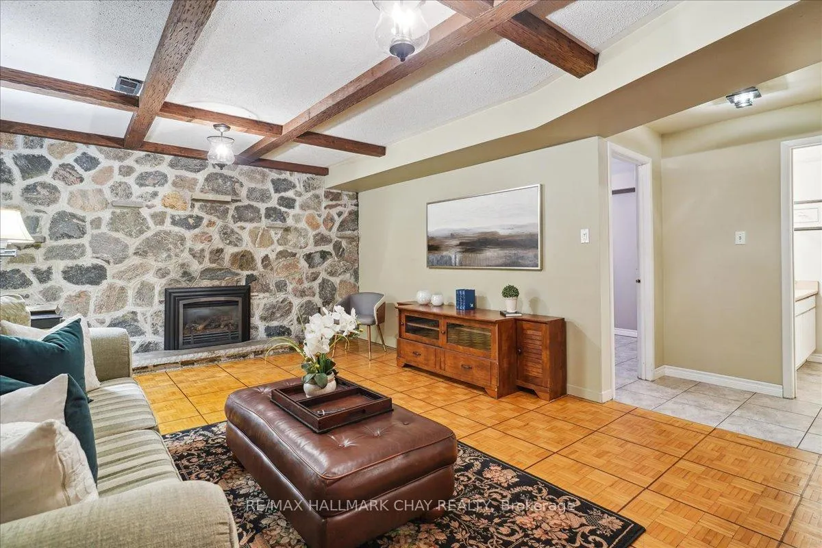 Photo 35 of 53 Roslyn Road, Barrie, Wellington — HOMEH