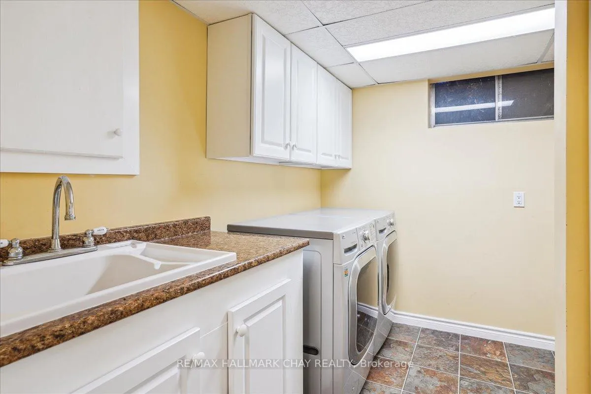 Photo 37 of 53 Roslyn Road, Barrie, Wellington — HOMEH