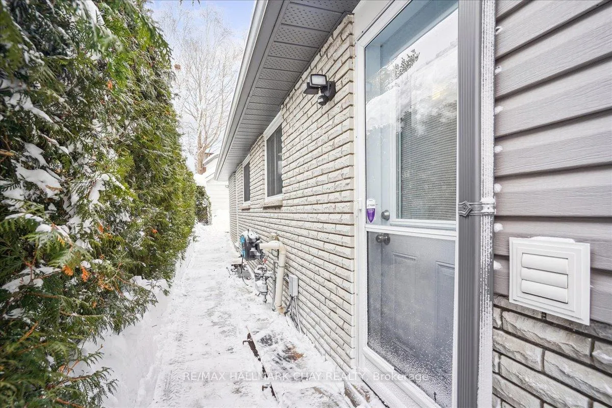 Photo 44 of 53 Roslyn Road, Barrie, Wellington — HOMEH