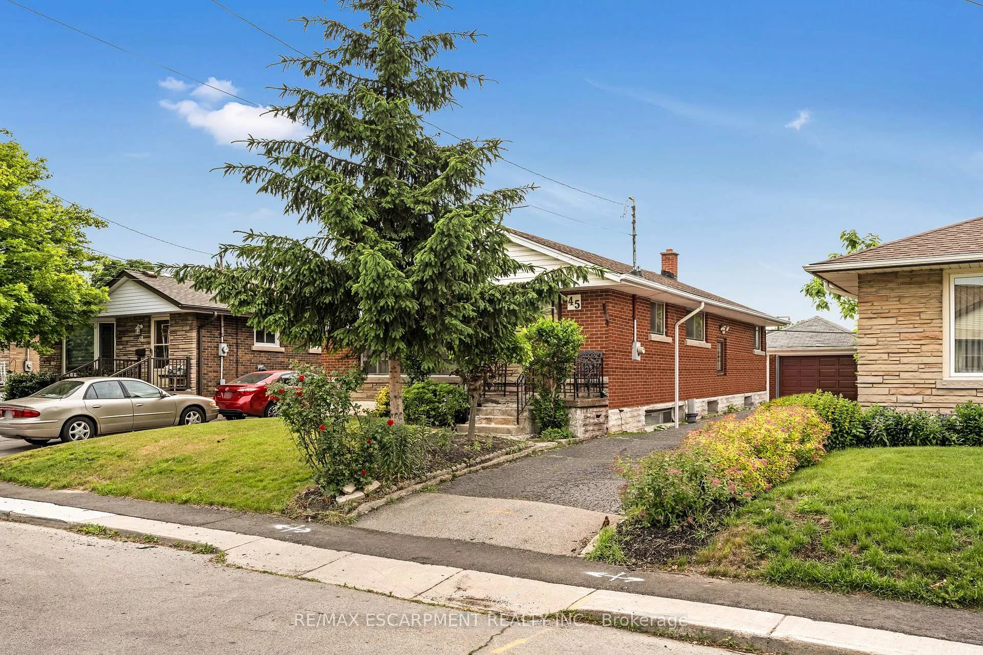 Photo 1 of 45 East 17th Street E, Hamilton, Inch Park — HOMEH