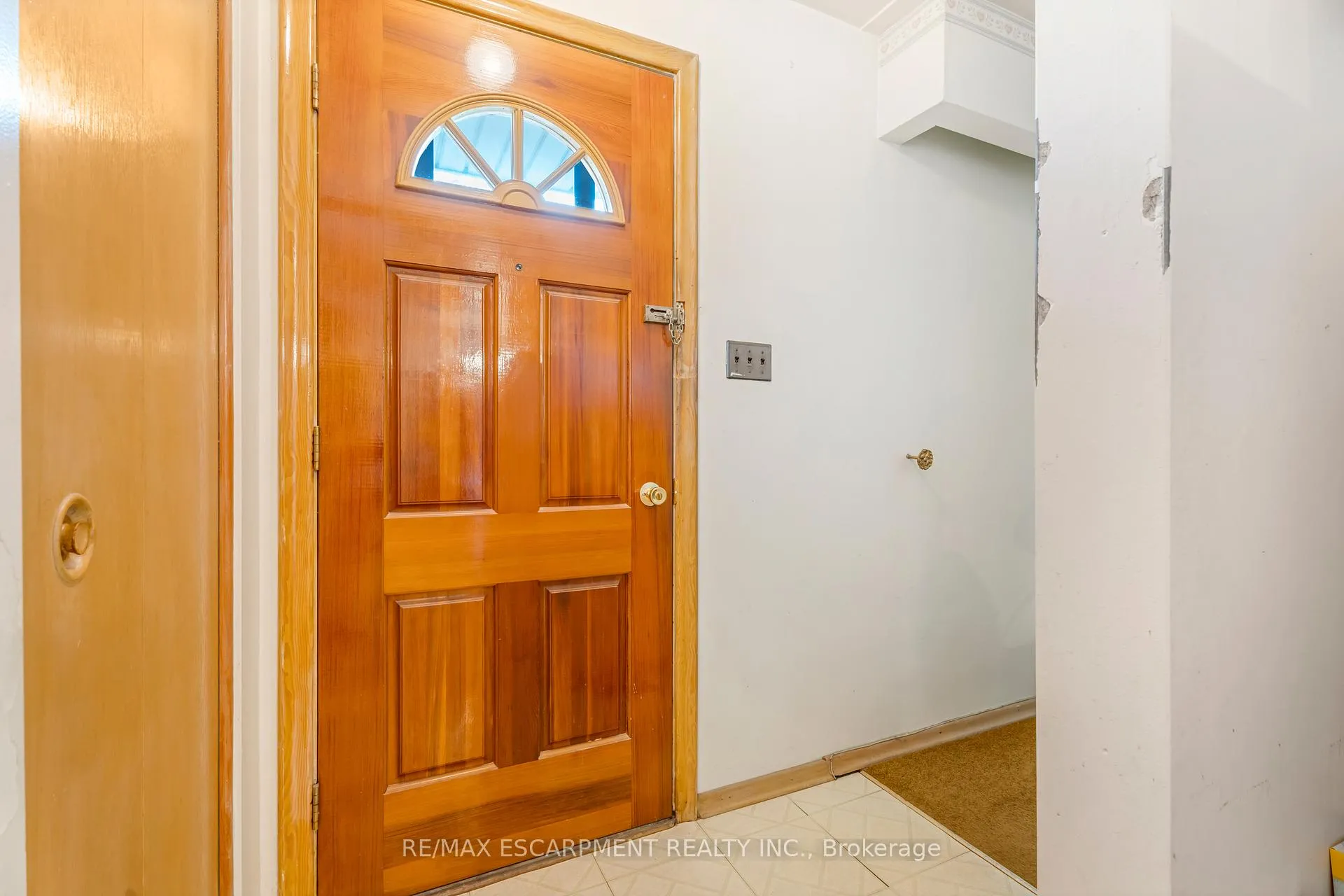 Photo 3 of 45 East 17th Street E, Hamilton, Inch Park — HOMEH