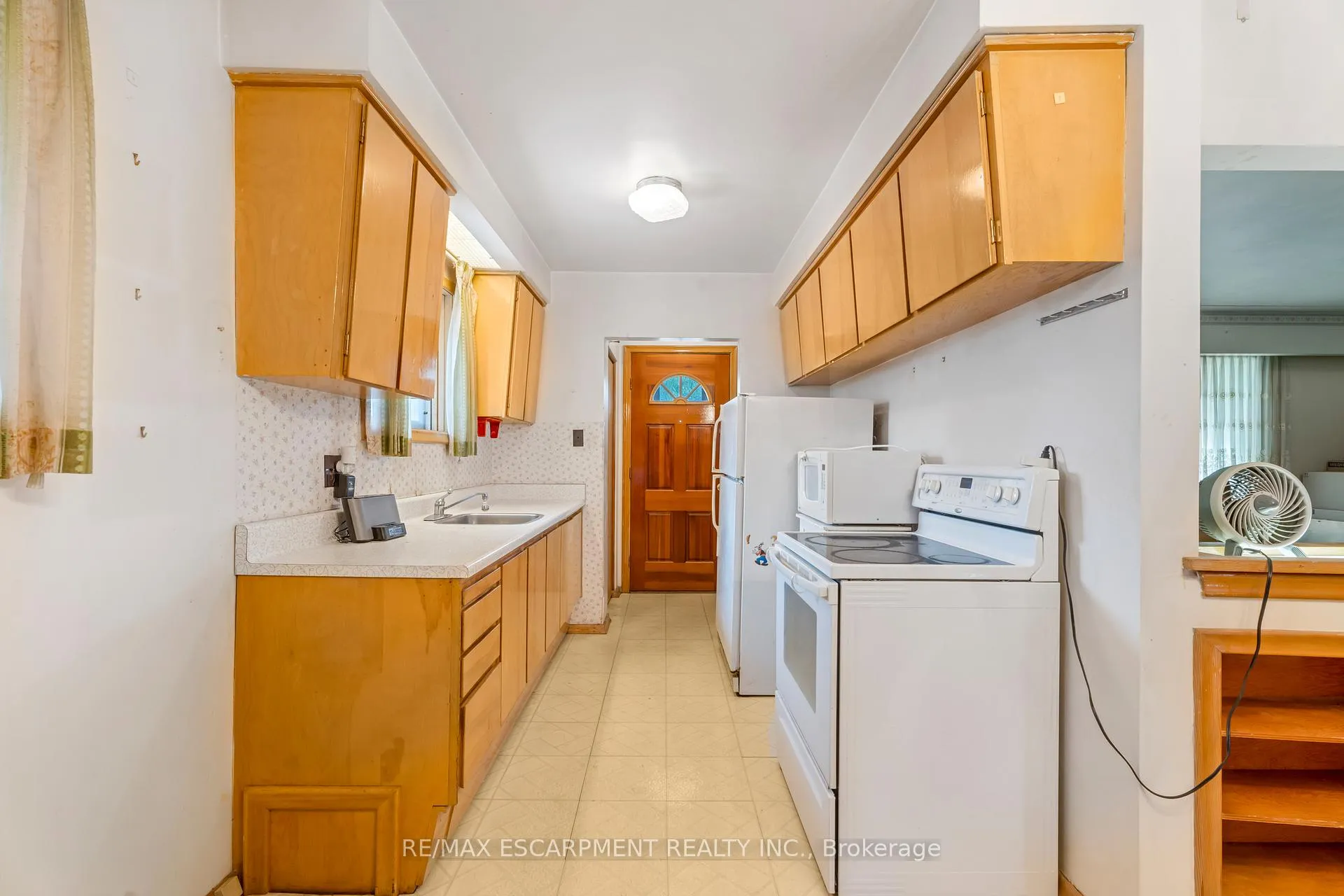 Photo 7 of 45 East 17th Street E, Hamilton, Inch Park — HOMEH