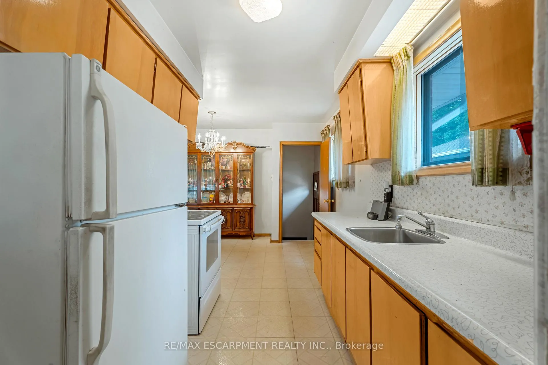 Photo 8 of 45 East 17th Street E, Hamilton, Inch Park — HOMEH