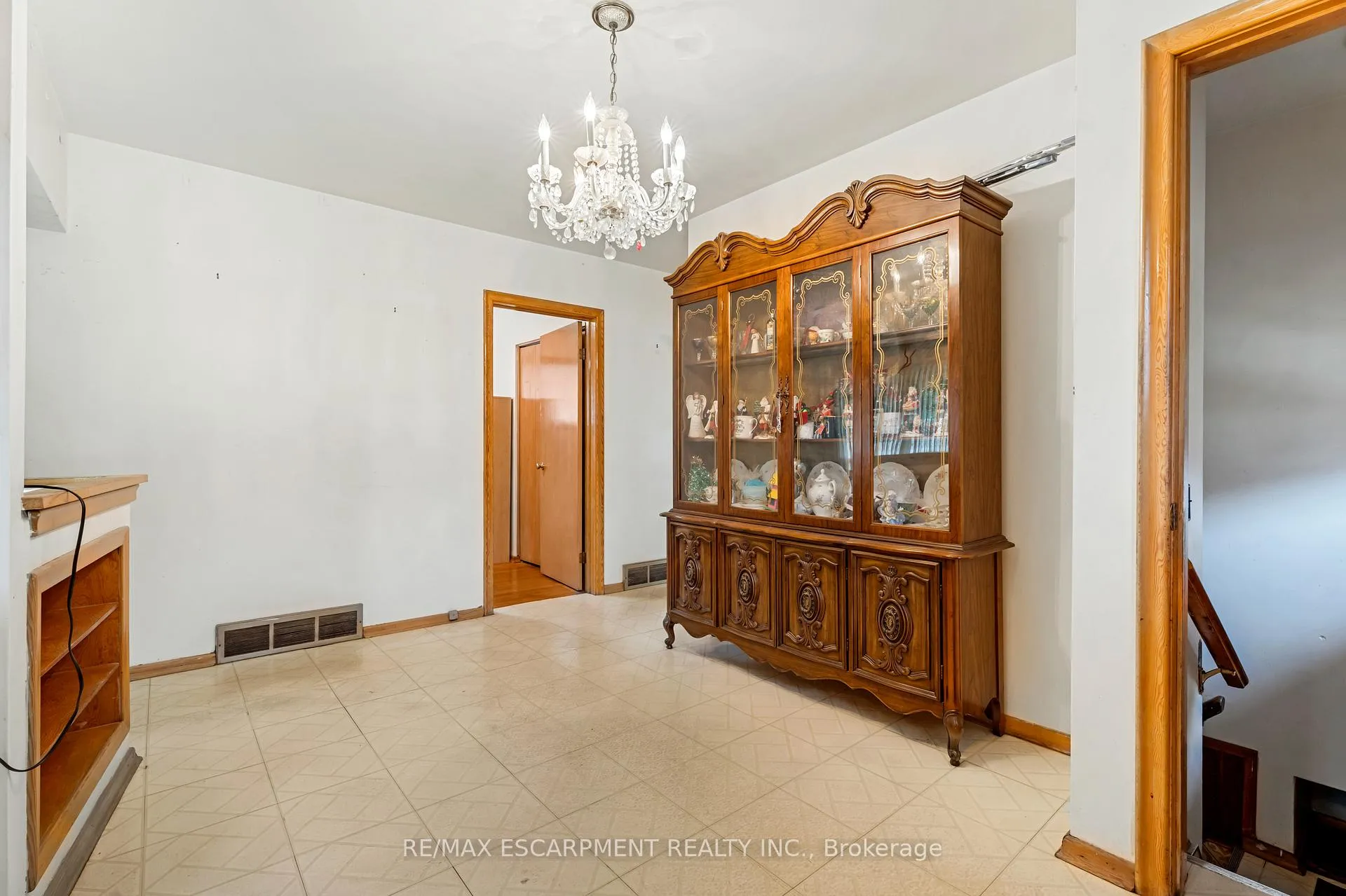 Photo 9 of 45 East 17th Street E, Hamilton, Inch Park — HOMEH