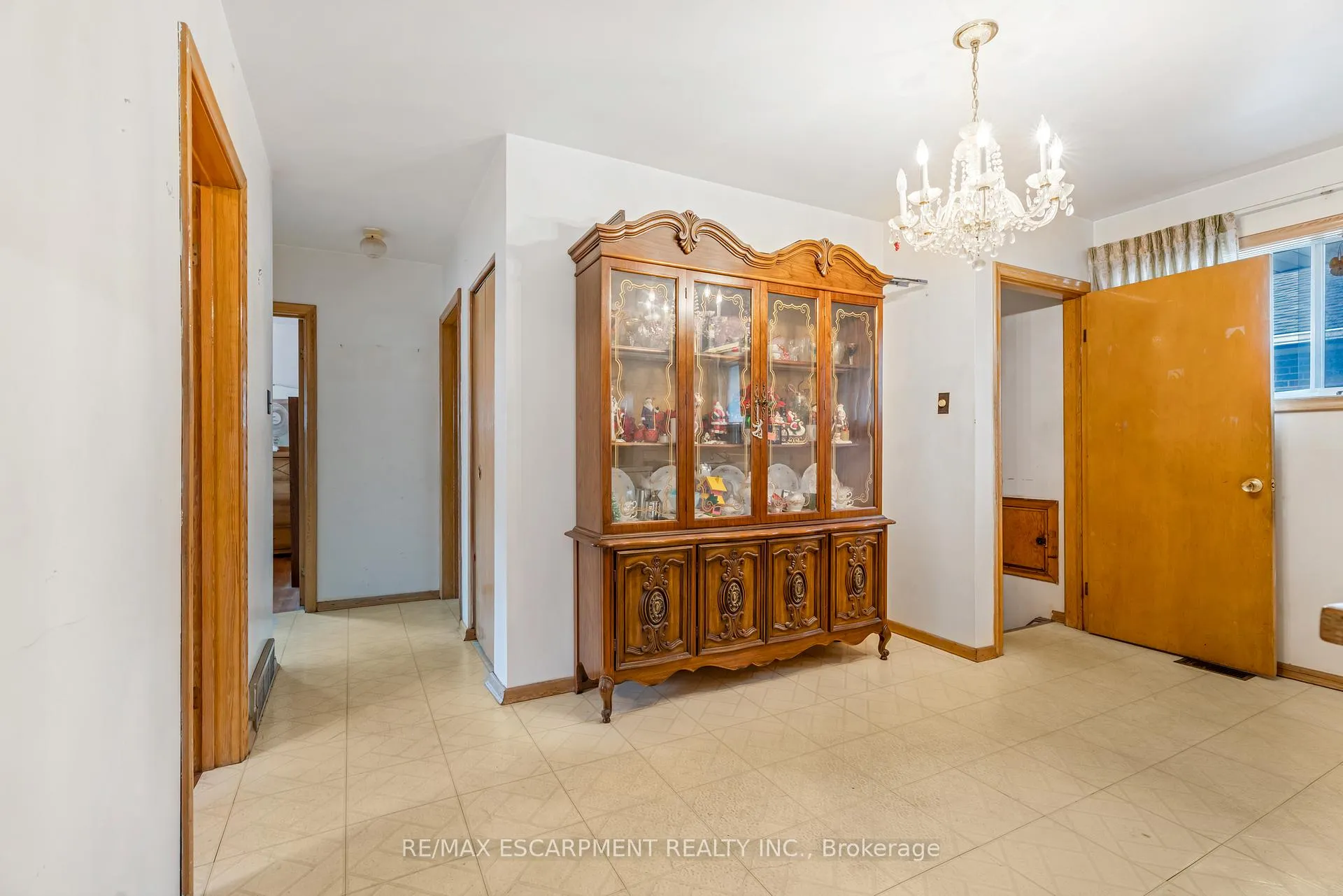 Photo 10 of 45 East 17th Street E, Hamilton, Inch Park — HOMEH