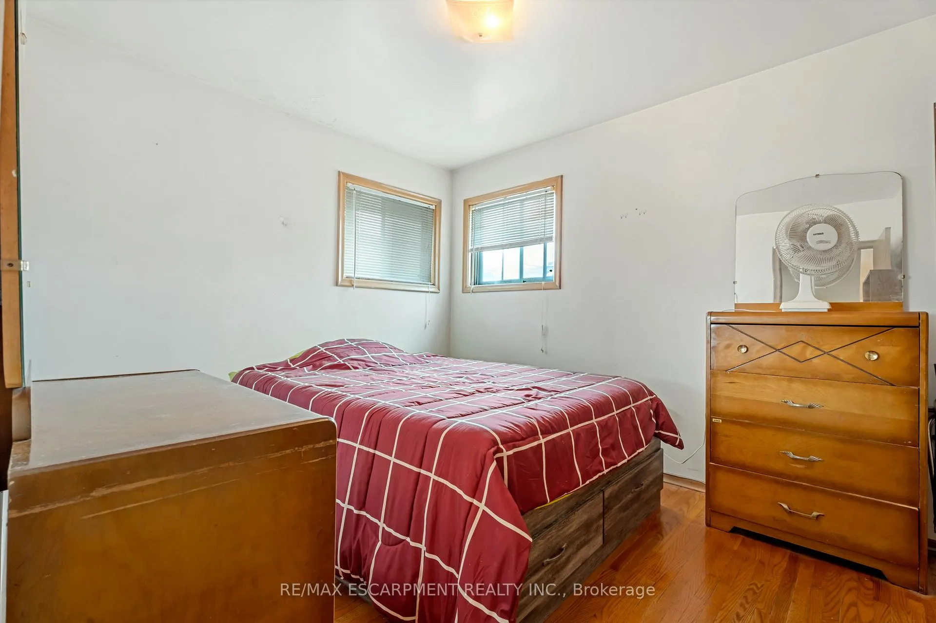 Photo 15 of 45 East 17th Street E, Hamilton, Inch Park — HOMEH