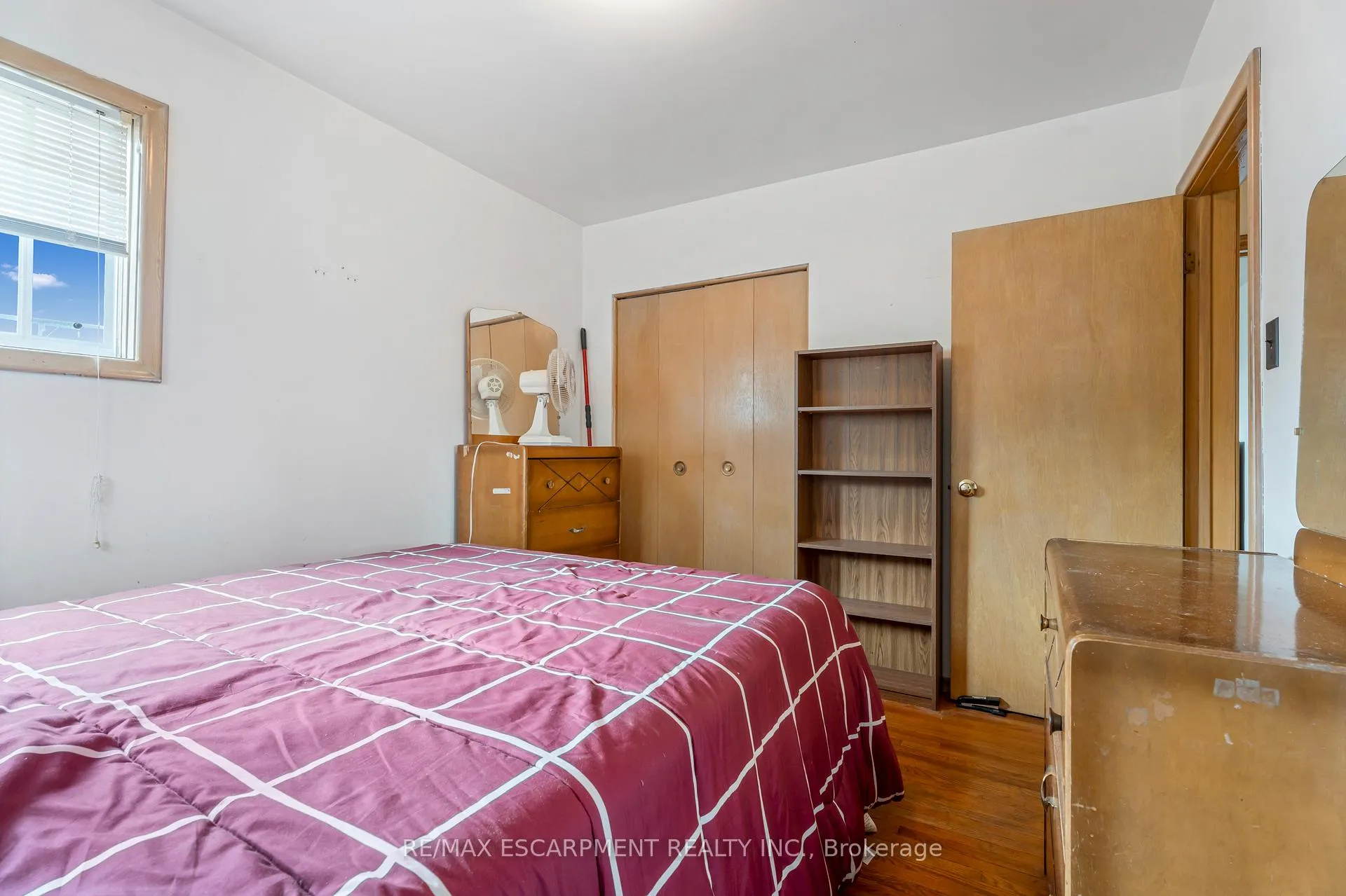 Photo 16 of 45 East 17th Street E, Hamilton, Inch Park — HOMEH