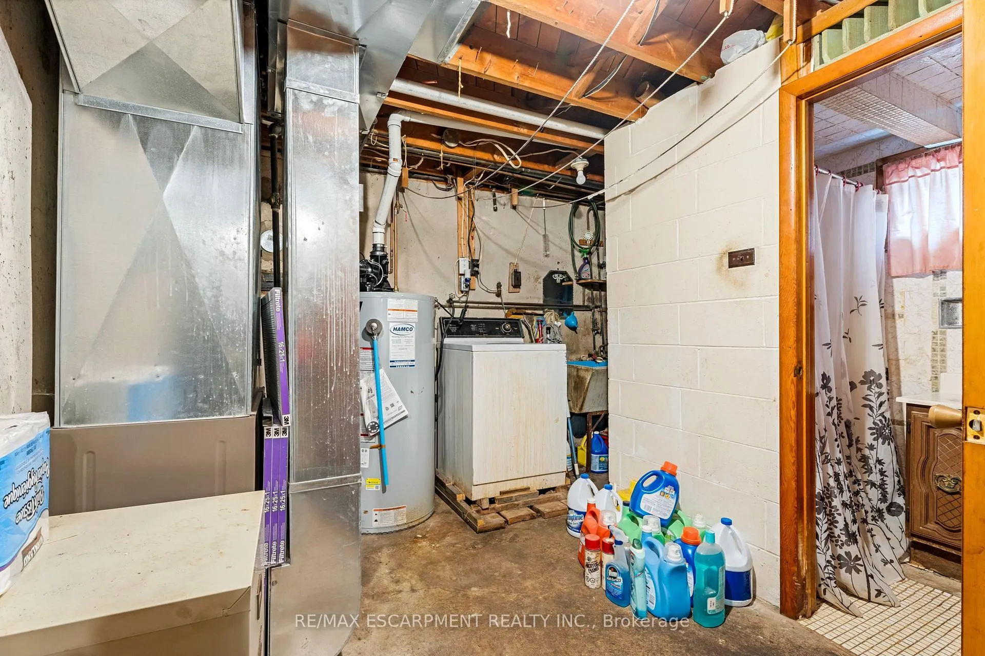 Photo 21 of 45 East 17th Street E, Hamilton, Inch Park — HOMEH