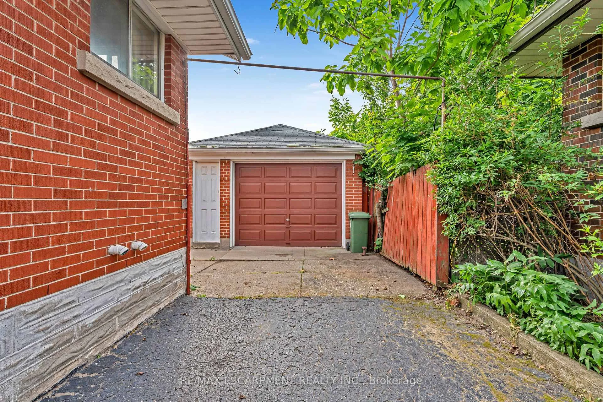 Photo 26 of 45 East 17th Street E, Hamilton, Inch Park — HOMEH