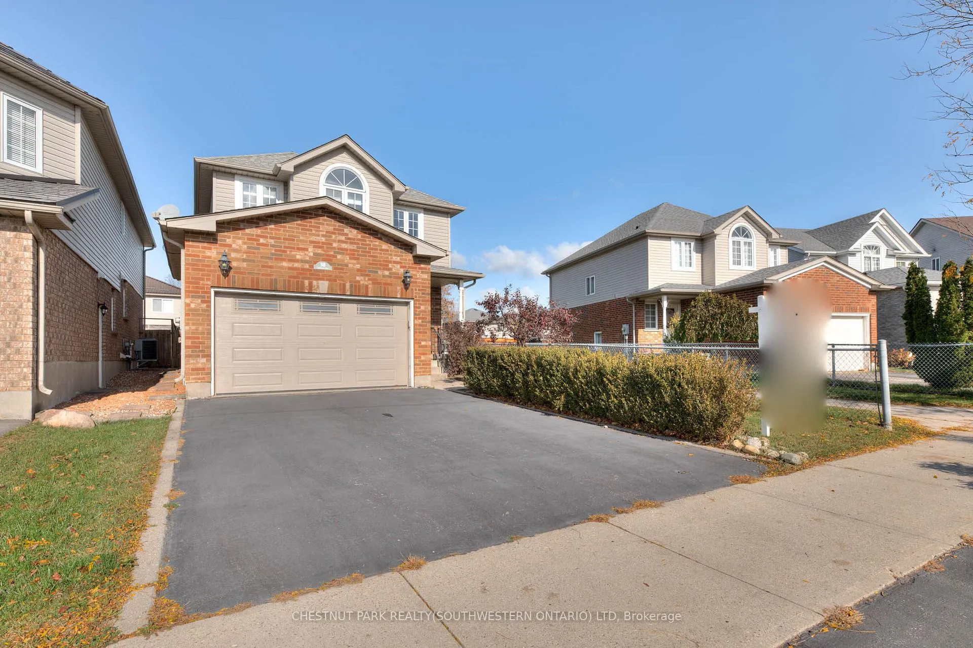 Photo 5 of 38 Heatherwood Place, Kitchener — HOMEH