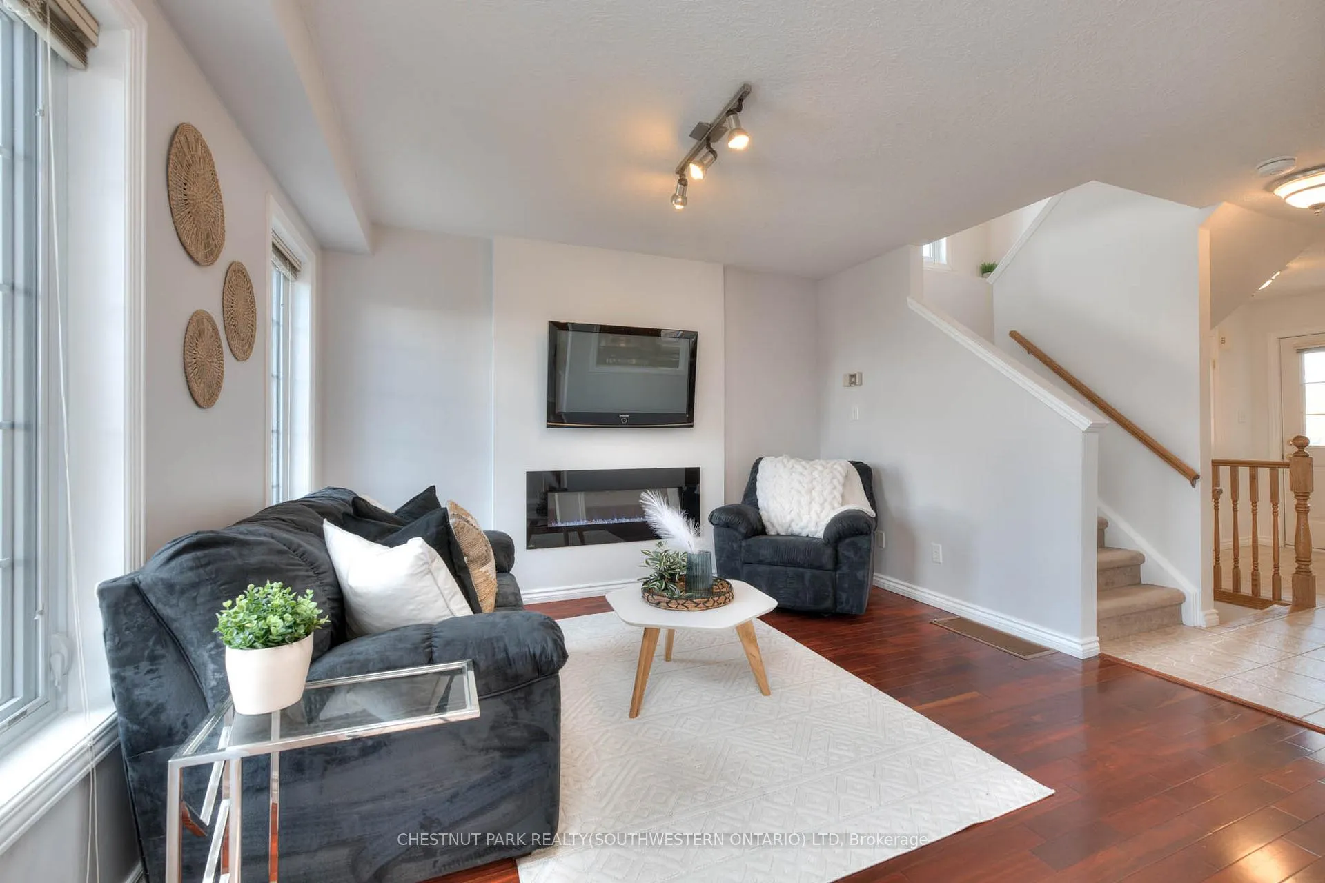 Photo 12 of 38 Heatherwood Place, Kitchener — HOMEH