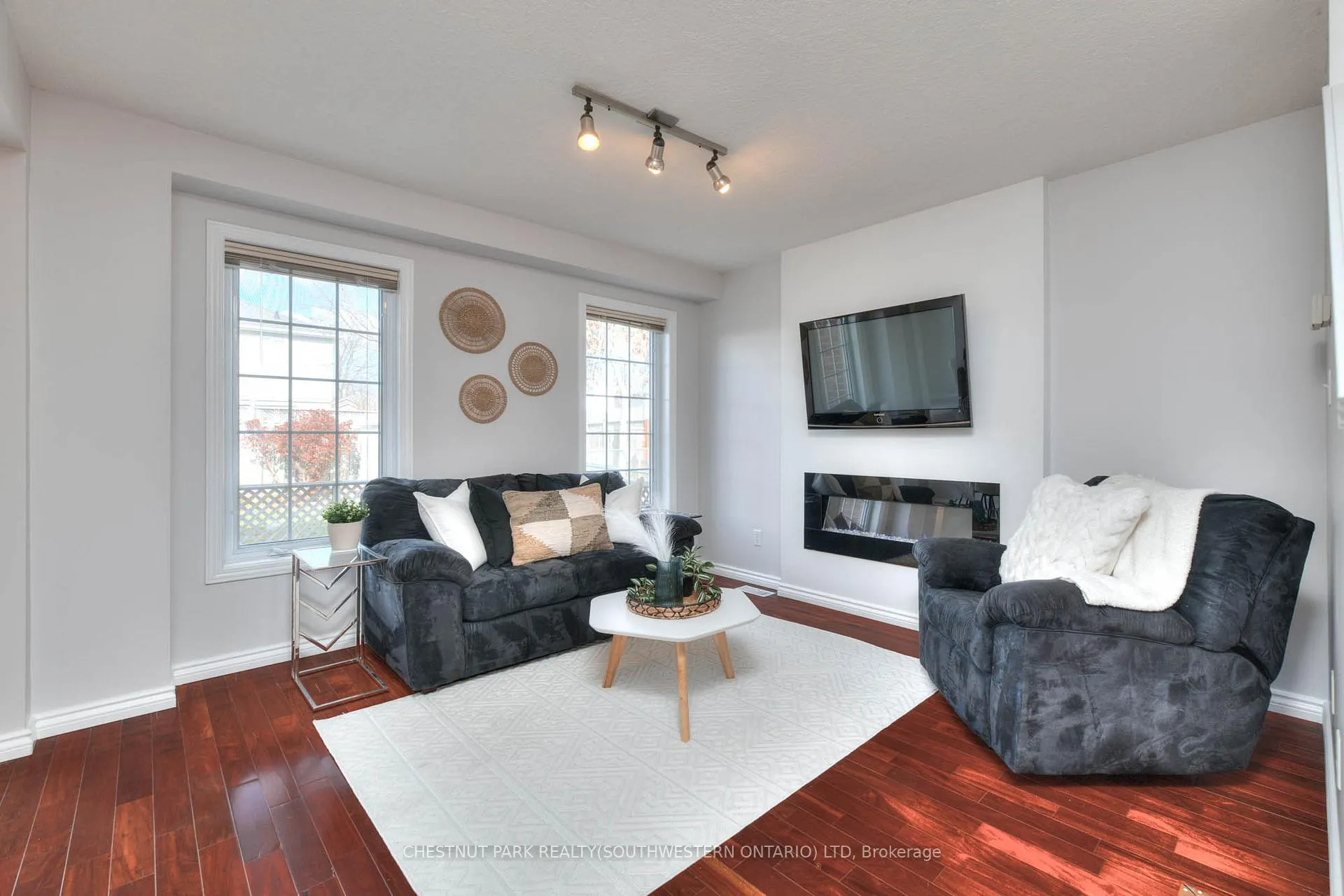 Photo 14 of 38 Heatherwood Place, Kitchener — HOMEH