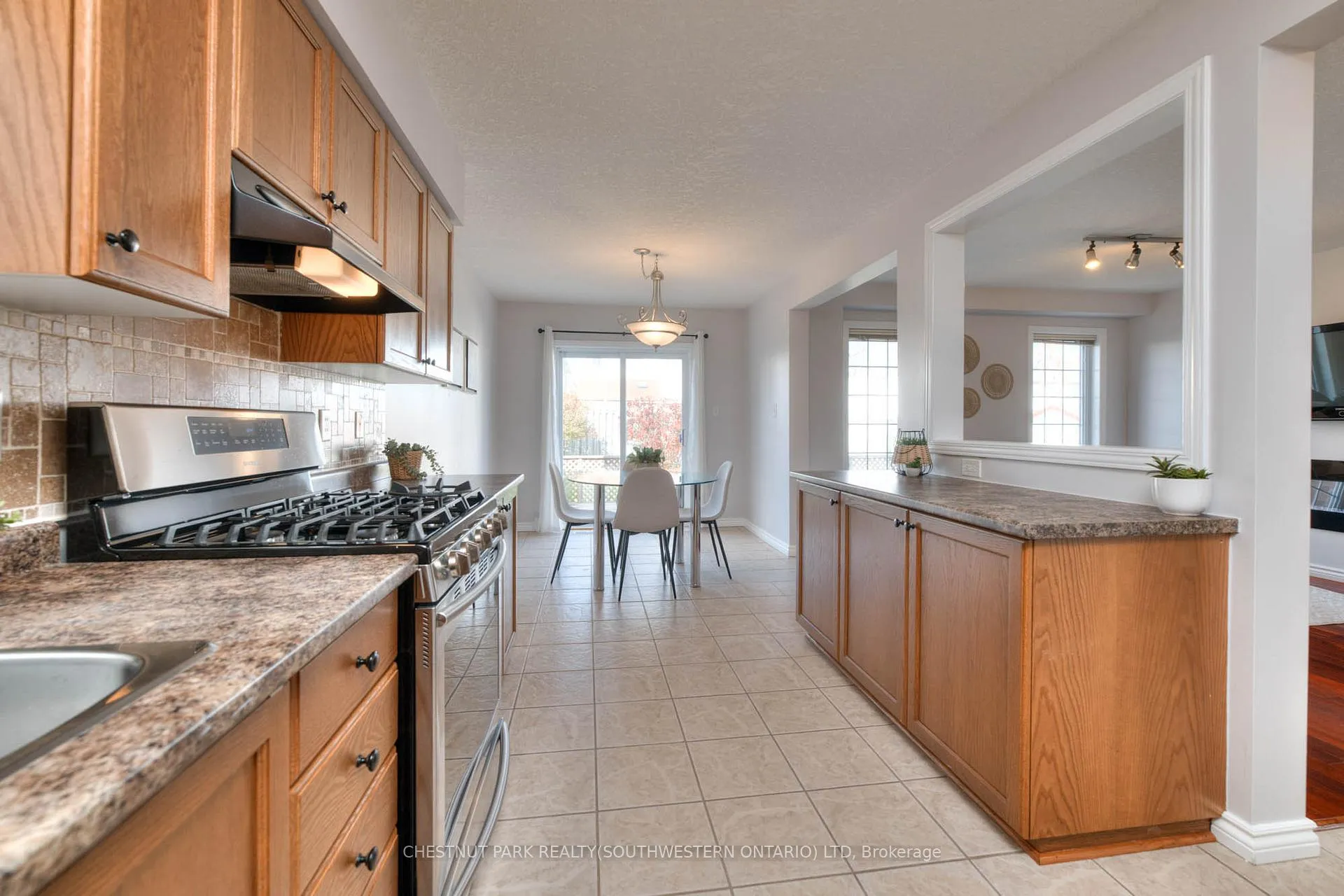 Photo 21 of 38 Heatherwood Place, Kitchener — HOMEH