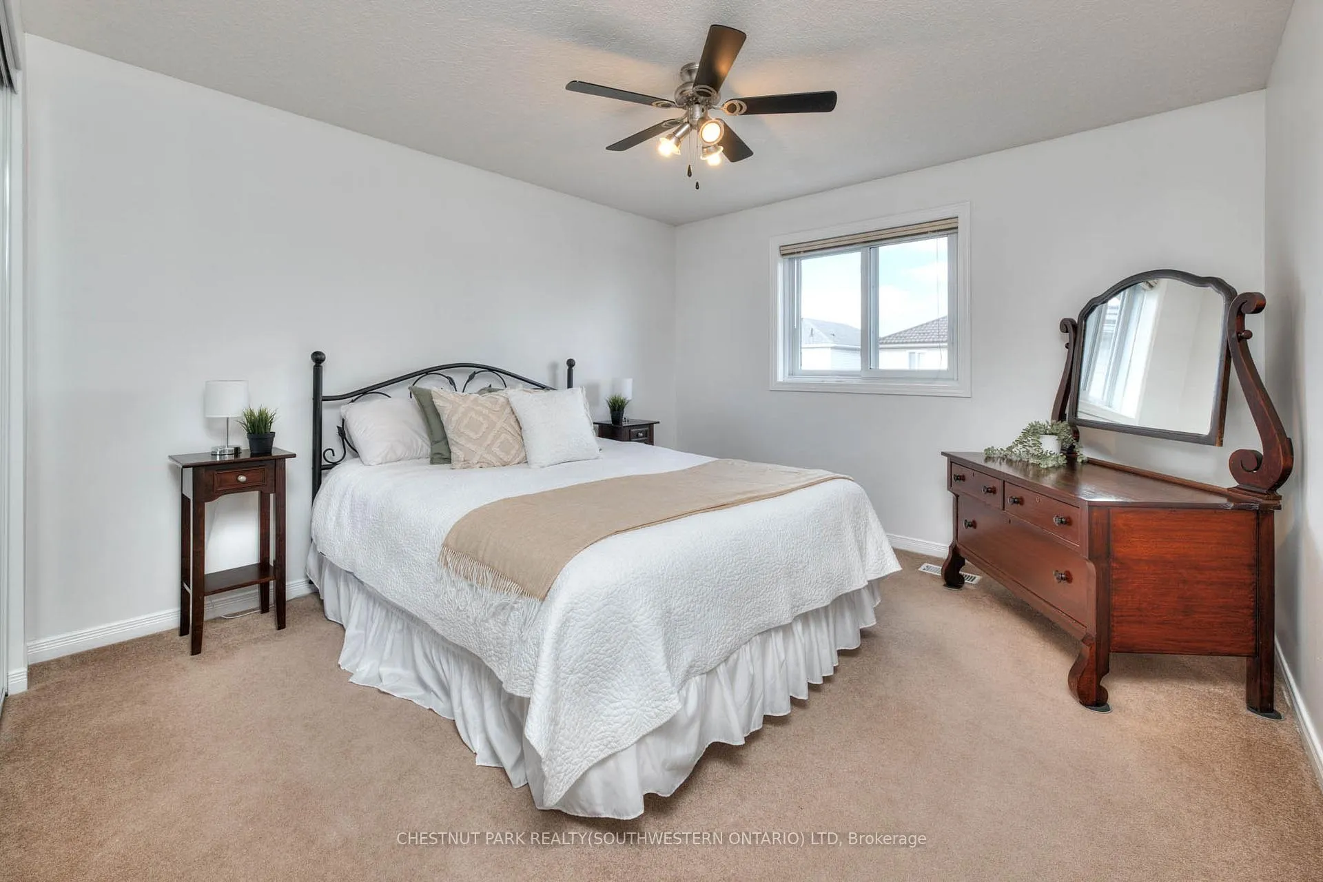 Photo 25 of 38 Heatherwood Place, Kitchener — HOMEH