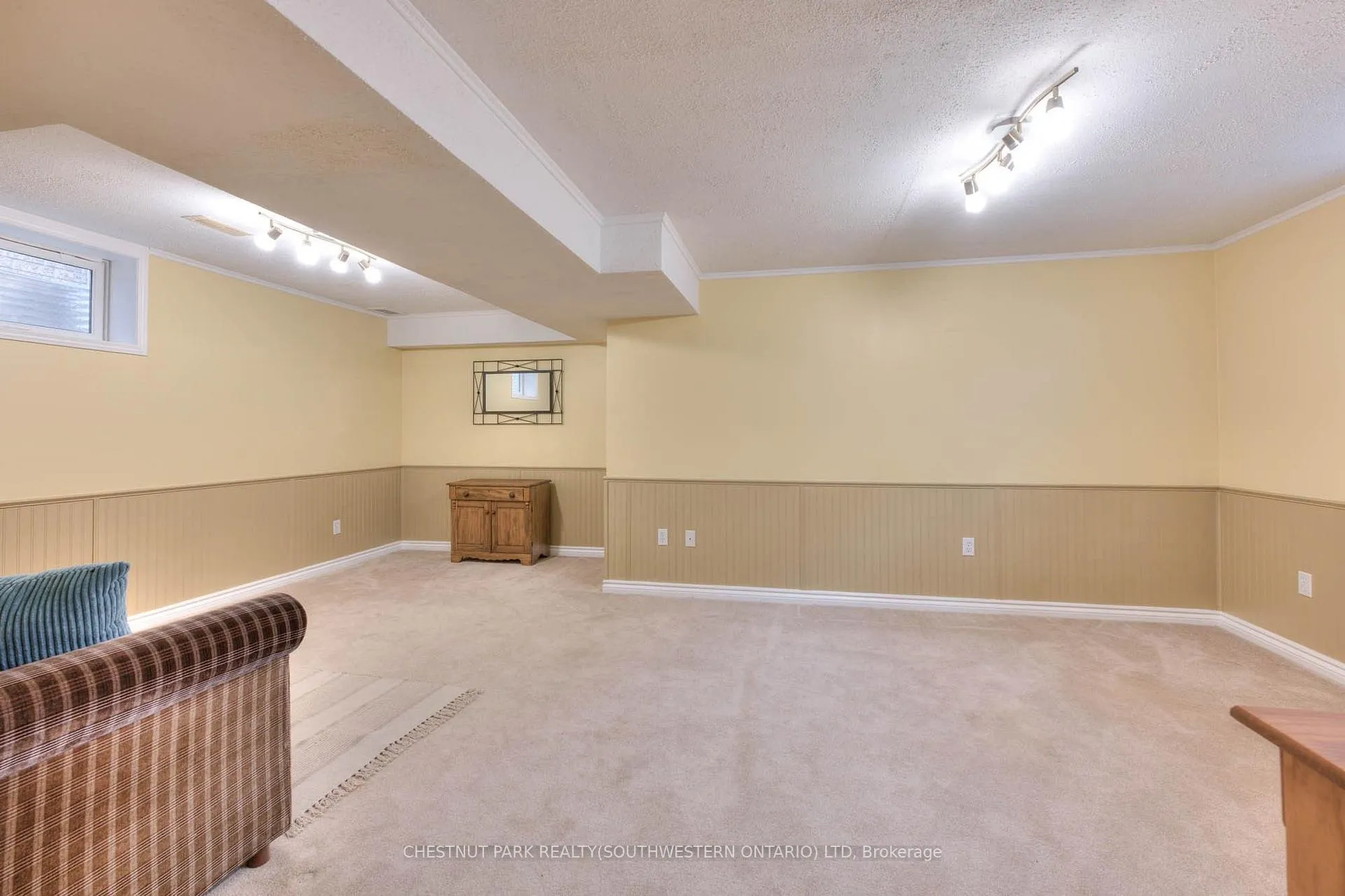 Photo 34 of 38 Heatherwood Place, Kitchener — HOMEH