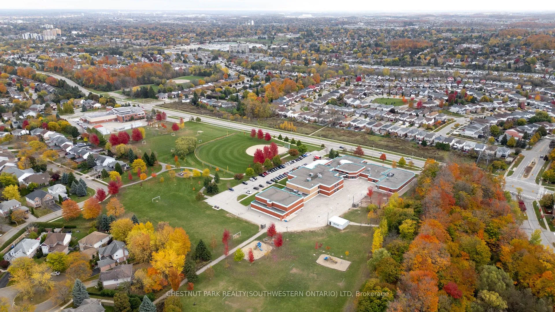 Photo 49 of 38 Heatherwood Place, Kitchener — HOMEH