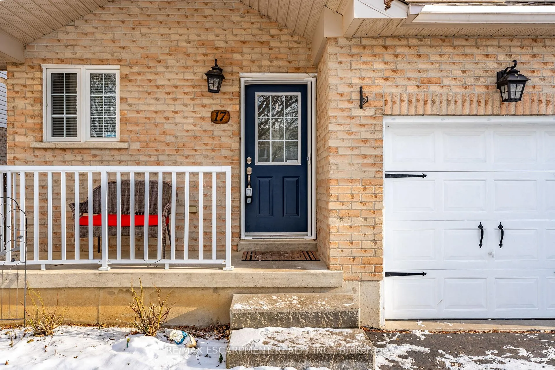 Photo 2 of 17 Archer Way, Hamilton, Rural Glanbrook — HOMEH