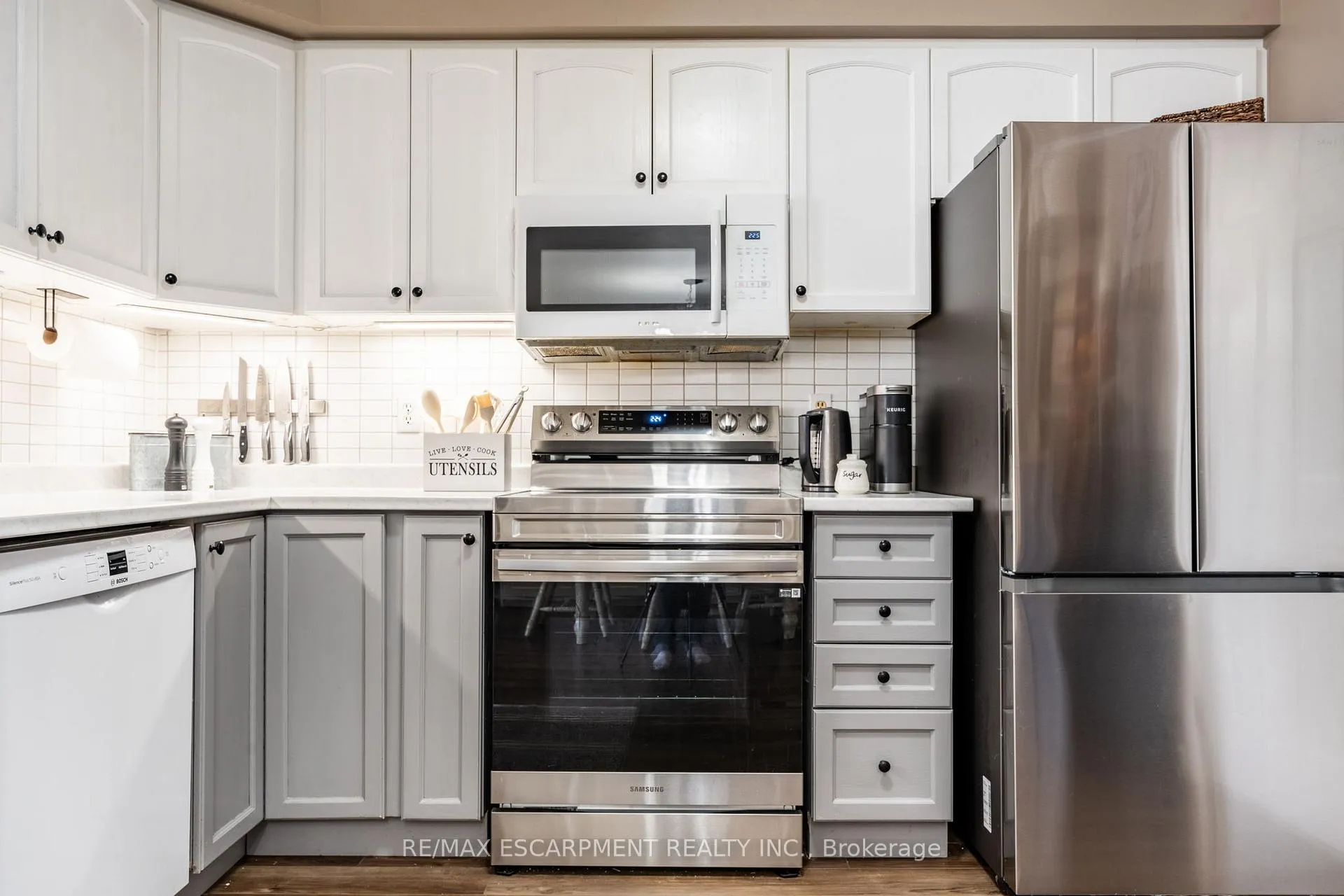 Photo 12 of 17 Archer Way, Hamilton, Rural Glanbrook — HOMEH