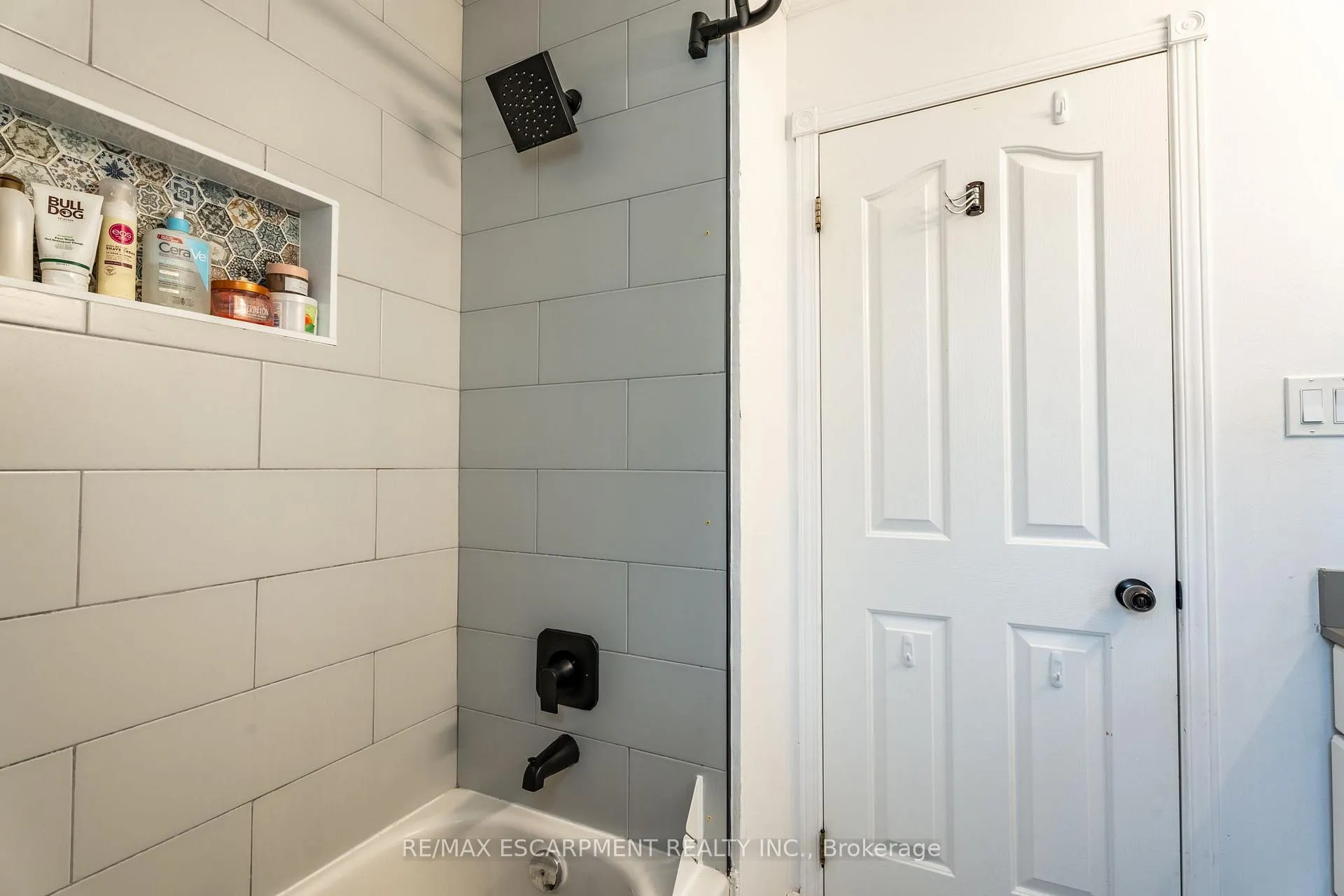 Photo 30 of 17 Archer Way, Hamilton, Rural Glanbrook — HOMEH