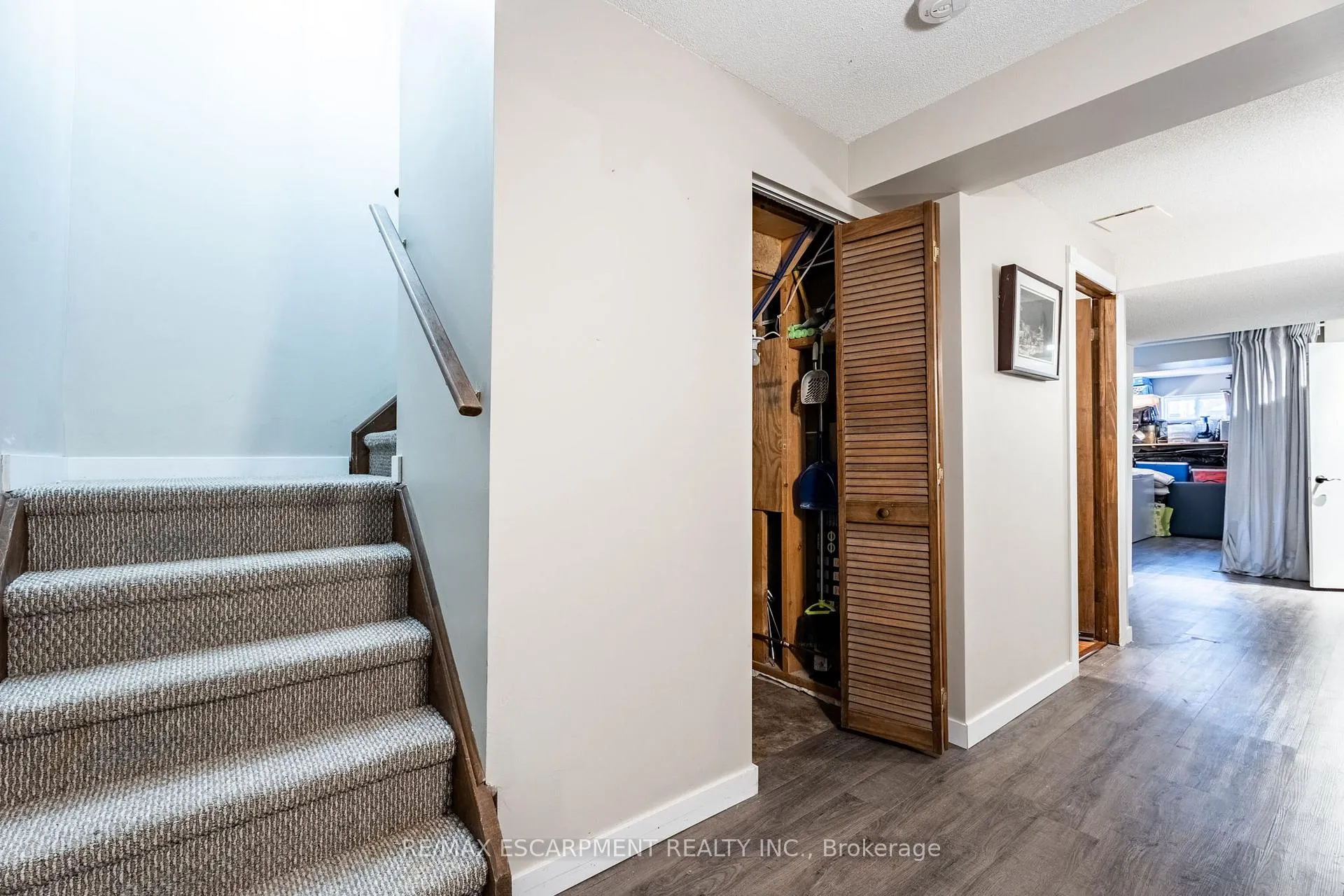 Photo 33 of 17 Archer Way, Hamilton, Rural Glanbrook — HOMEH