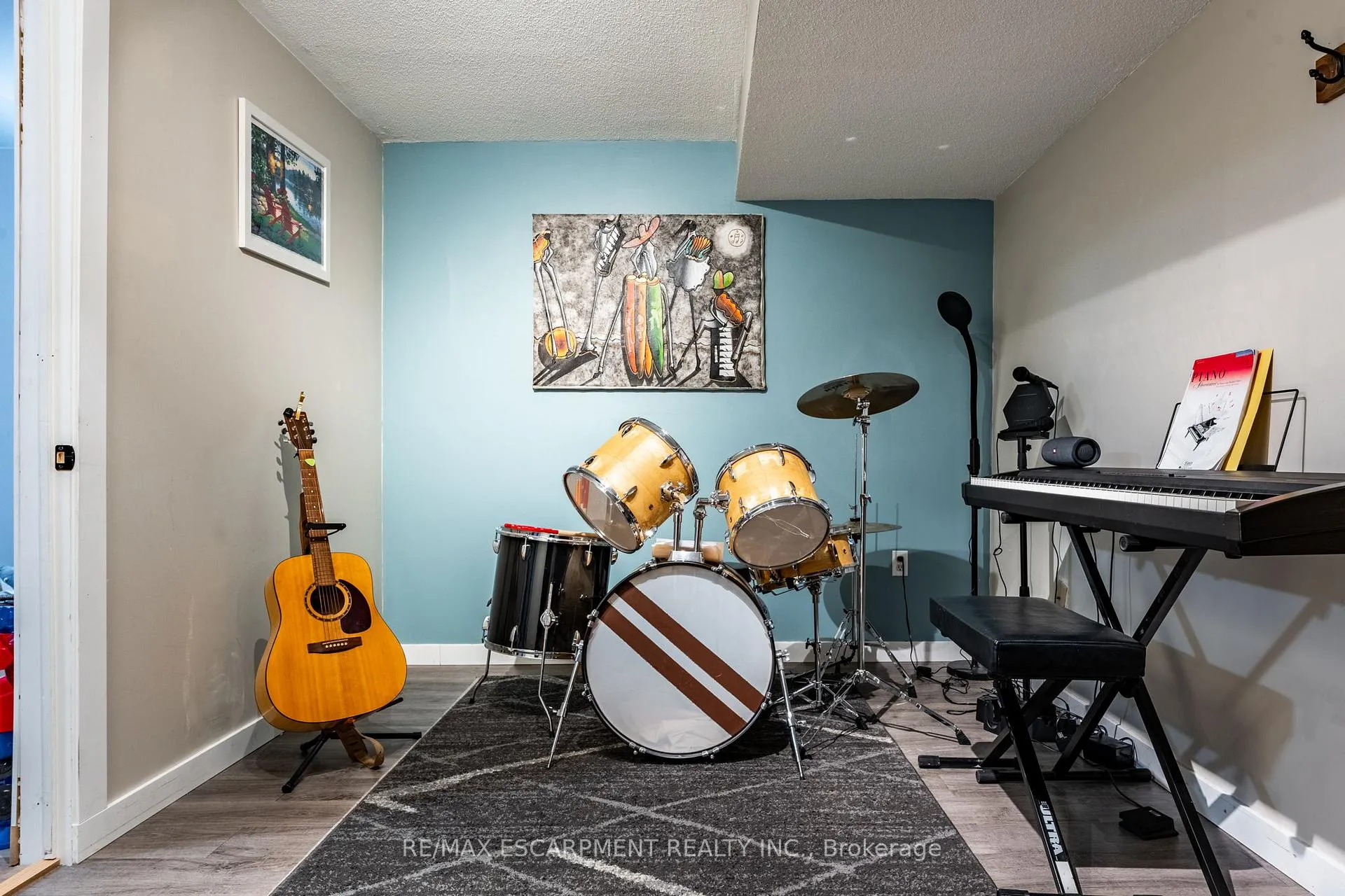 Photo 35 of 17 Archer Way, Hamilton, Rural Glanbrook — HOMEH