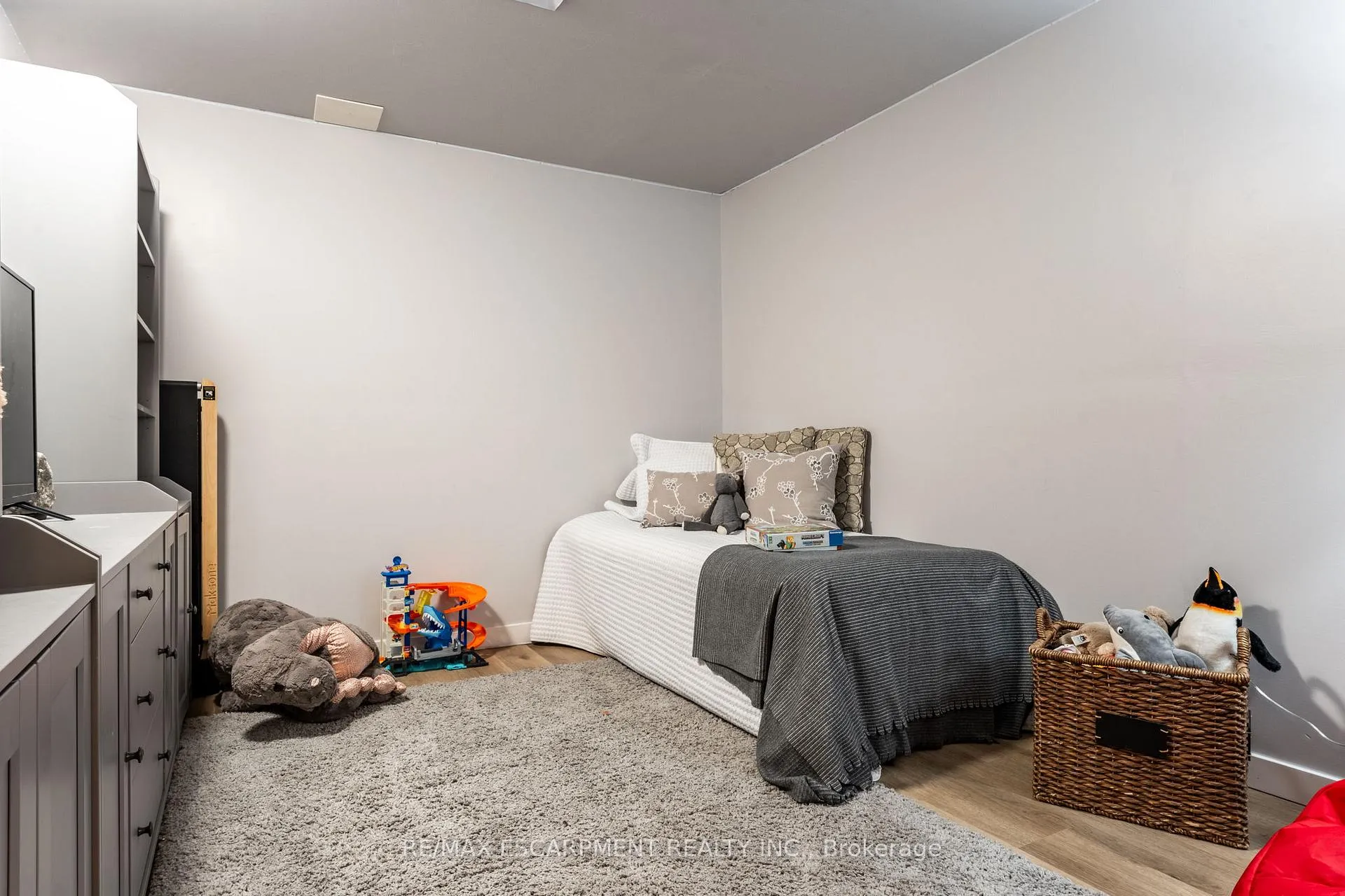 Photo 36 of 17 Archer Way, Hamilton, Rural Glanbrook — HOMEH