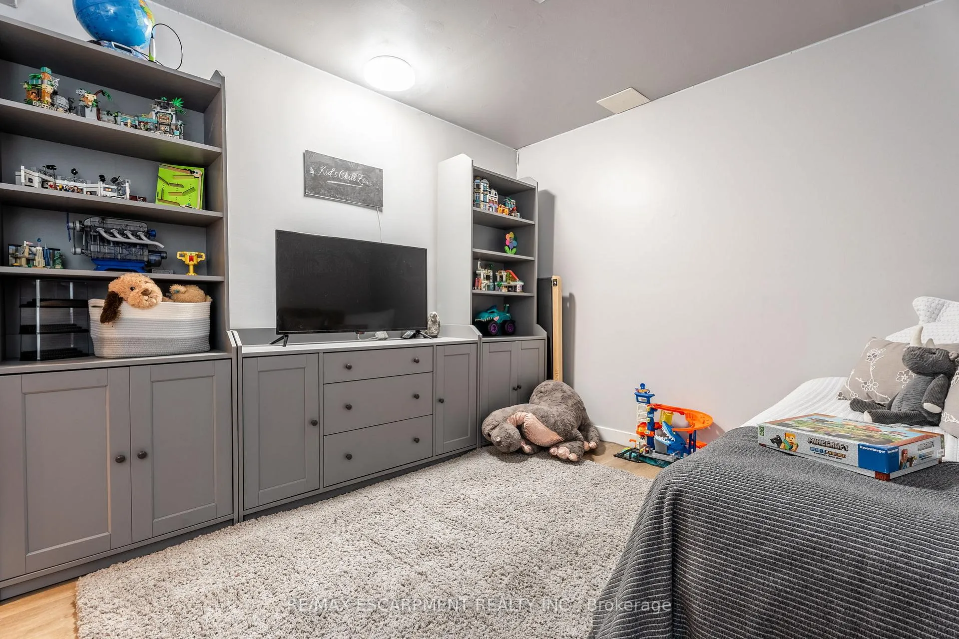 Photo 37 of 17 Archer Way, Hamilton, Rural Glanbrook — HOMEH