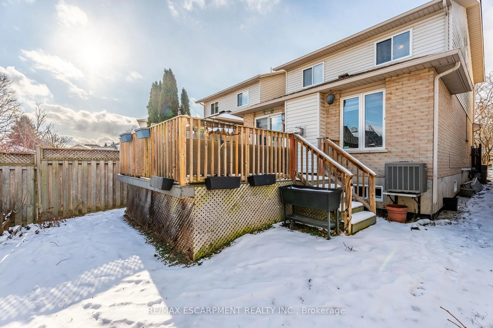 Photo 42 of 17 Archer Way, Hamilton, Rural Glanbrook — HOMEH