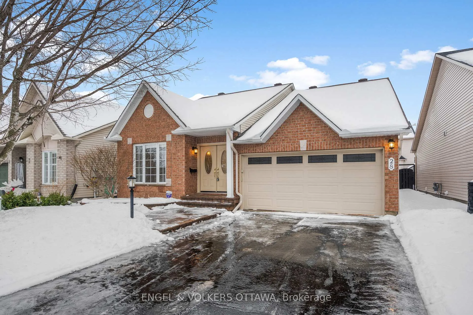 Photo 2 of 28 Camberley Street, Ottawa, Barrhaven East — HOMEH