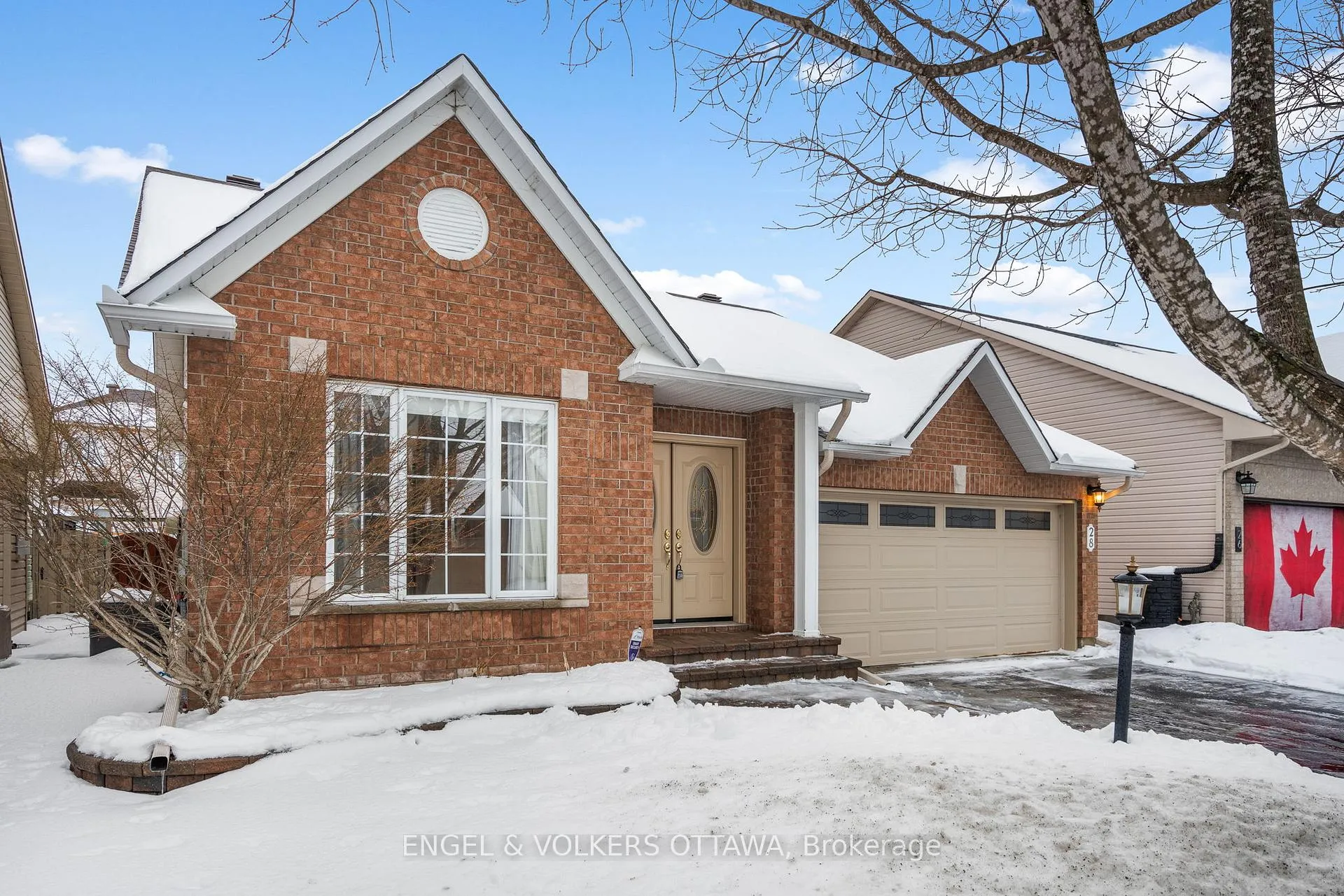 Photo 3 of 28 Camberley Street, Ottawa, Barrhaven East — HOMEH