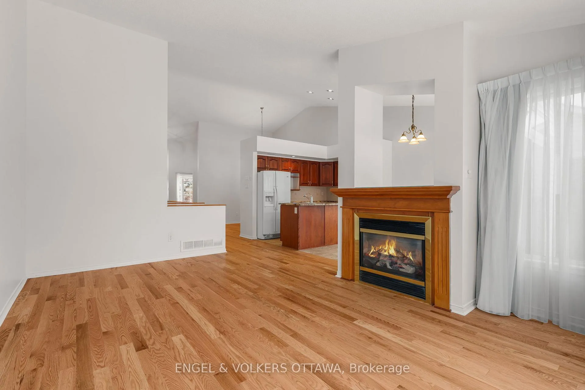 Photo 21 of 28 Camberley Street, Ottawa, Barrhaven East — HOMEH
