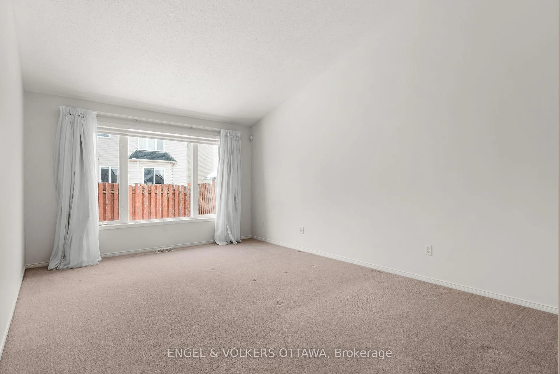 Photo 24 of 28 Camberley Street, Ottawa, Barrhaven East — HOMEH