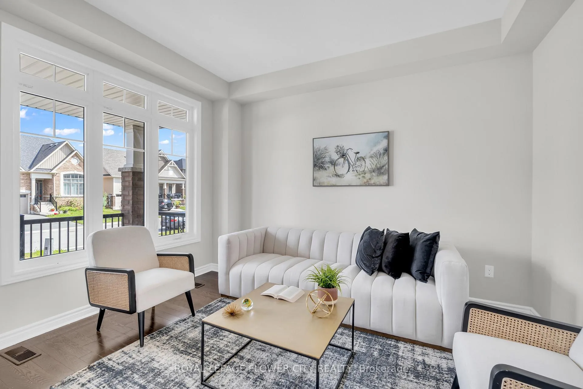 Photo 7 of 104 Kirby Avenue, Collingwood — HOMEH