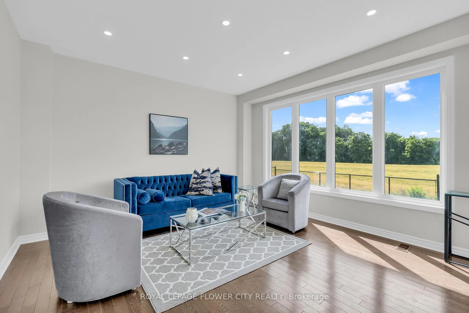 Photo 9 of 104 Kirby Avenue, Collingwood — HOMEH