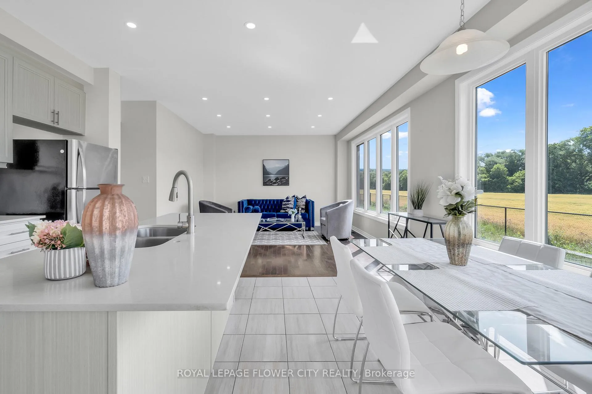 Photo 18 of 104 Kirby Avenue, Collingwood — HOMEH