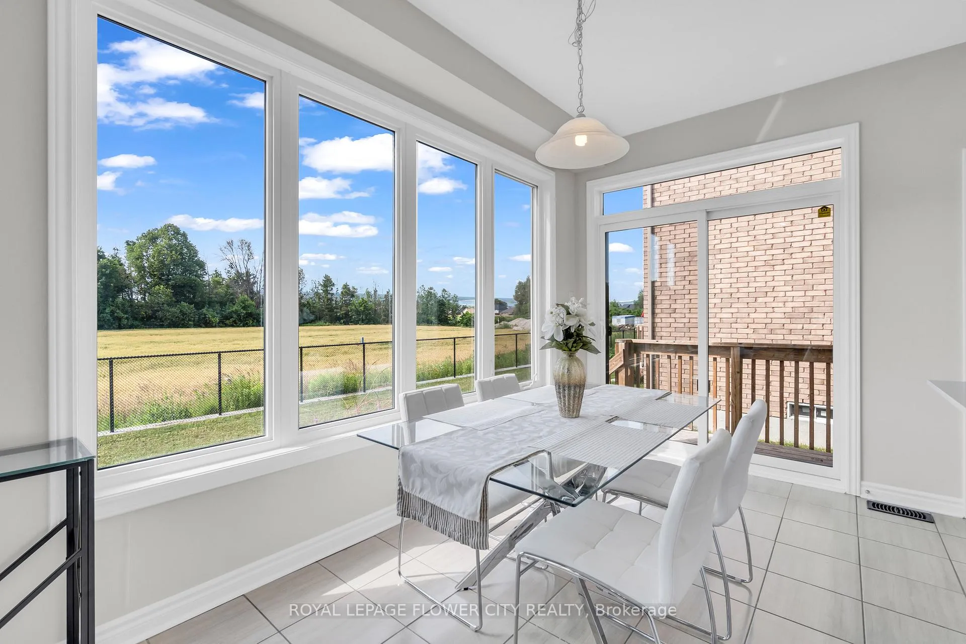 Photo 19 of 104 Kirby Avenue, Collingwood — HOMEH